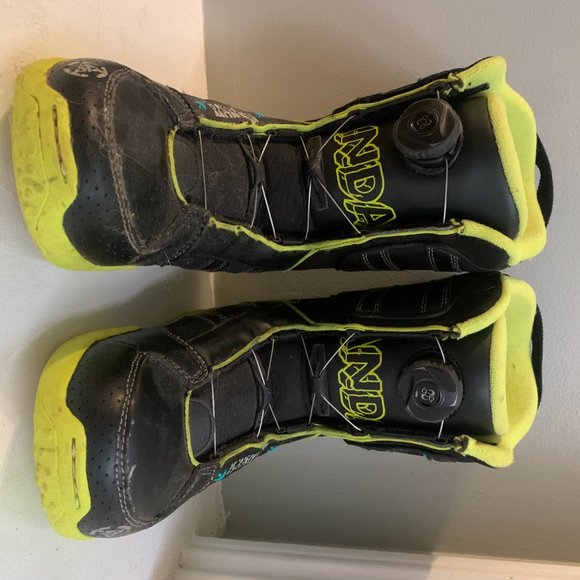 Vandal K2 snowboarding boots - Picture 2 of 4